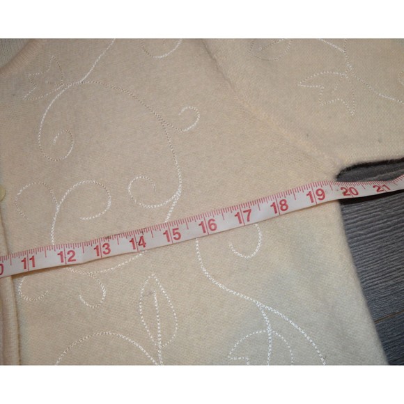Vintage Pendleton 100% Virgin Wool Embroidered Cardigan Sweater Jacket Hong Kong - Picture 5 of 8
